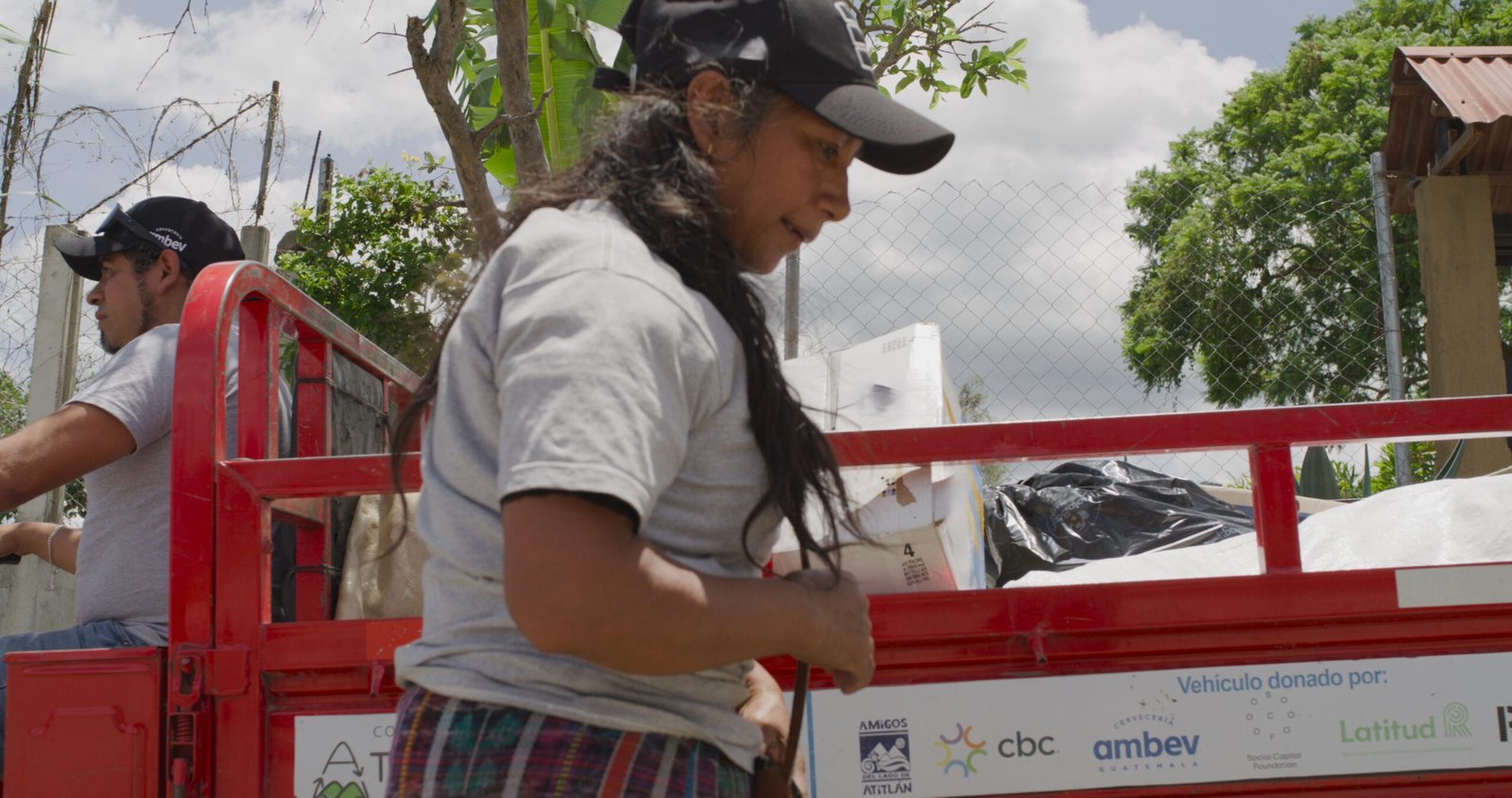 Transformación de una botella de vidrio recuperada en SURUSIC